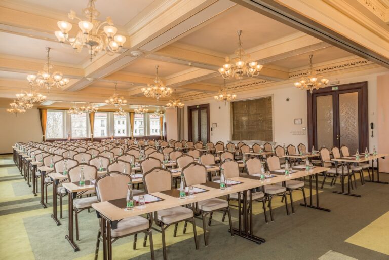 Hotel International LBP room