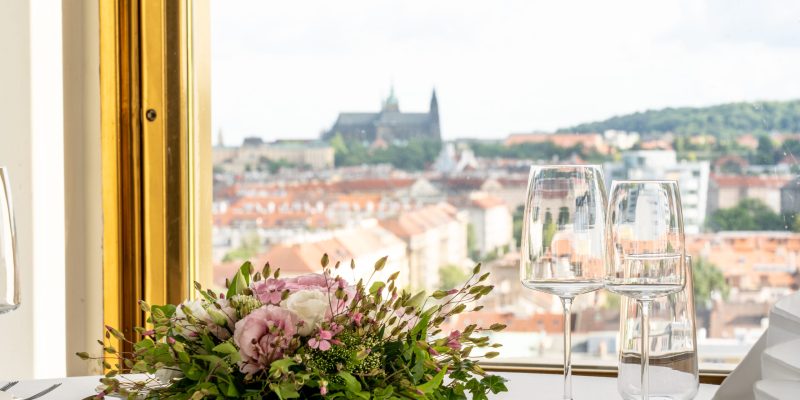 Hotel Inernational Prague - restaurant výhled na Pražský hrad